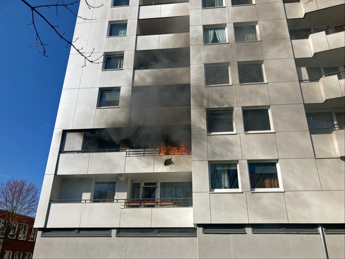 POL-ME: Balkonbrand im Hochhaus - Polizei ermittelt zur Brandursache - Ratingen - 2203073