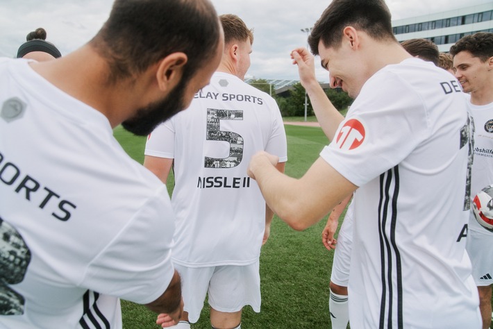 Delay Sports Berlin bringt mit adidas und neuem Ausrüster 11teamsports selbst designtes Jersey an den Start