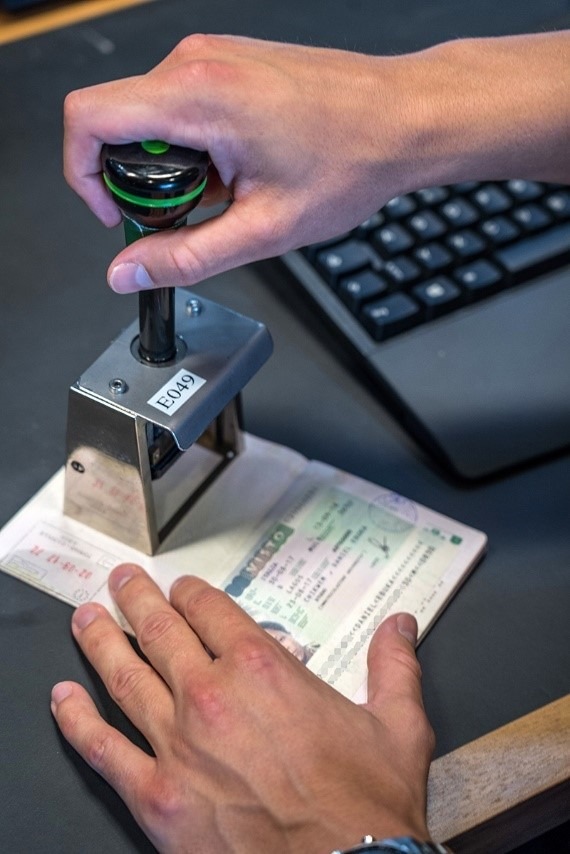 BPOLI EF: Neue Grenzkontrolle für Drittstaatsangehörige am Flughafen Erfurt-Weimar / Einführung des Europäischen Entry-Exit-Systems hat begonnen