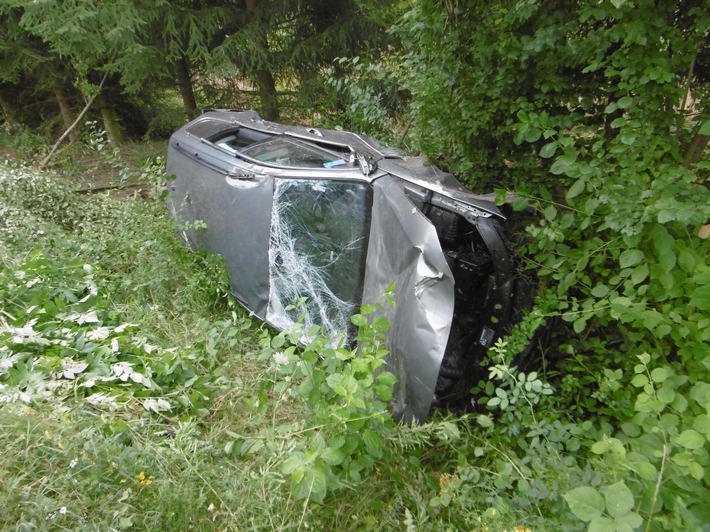 POL-NOM: Totalschaden nach Verkehrsunfall