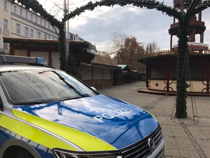POL-WHV: Polizei ist vorbereitet - Präsenz auf den Weihnachtsmärkten in der Polizeiinspektion Wilhelmshaven/Friesland (mit 2 Bildern)