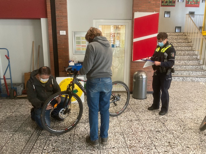 POL-HAM: Hammer TÜF - 588 Fahrräder überprüft