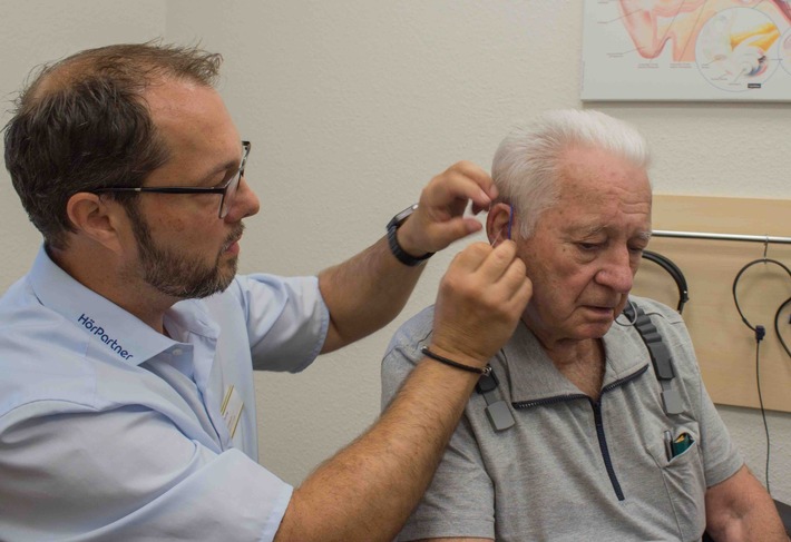 Die neue Adresse für Besserhörer in Spandau: Fachgeschäft der HörPartner im Carossa-Quartier (Hakenfelde) eröffnet