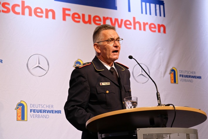 DFV-Präsident Hartmut ZIEBS Berlin, 12.09.2018 13. Berliner Abend der deutschen Feuerwehren Deutscher Feuerwehrverband e.V. DFV Feuerwache Tiergarten Elisabeth-Abegg-Straße