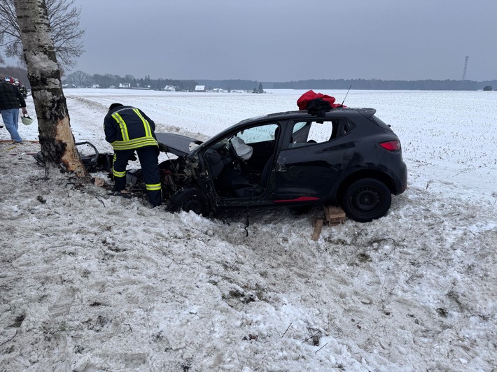 FFW Bergen: Verkehrsunfall mit eingeschlossener Person