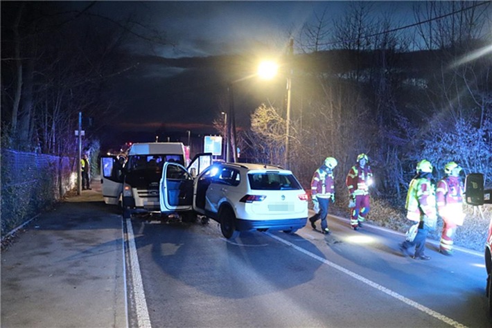 POL-ME: Internistischer Notfall führte zu Verkehrsunfall - 2601081