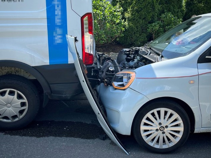 POL-GM: Unfall in Strombach - Autofahrer alkoholisiert