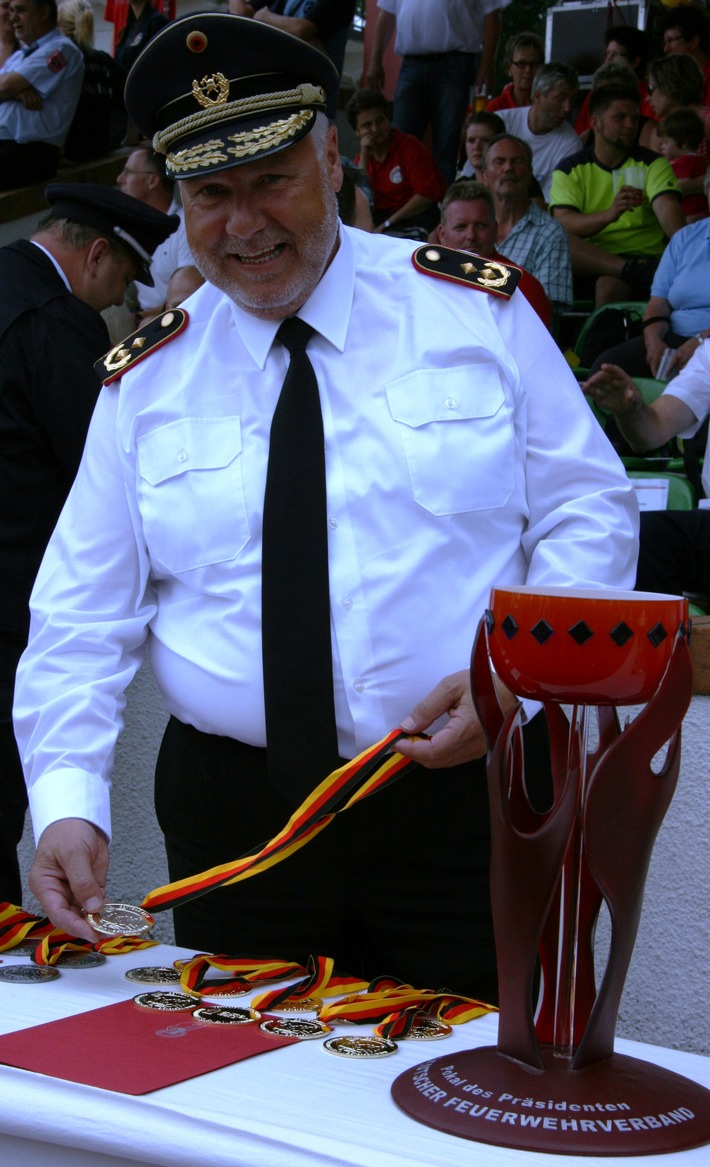 Sieger der Deutschen Feuerwehr-Meisterschaften / 21 Teams fahren zur CTIF-Olympiade 2013 / Kröger: "Spannende Wettbewerbe" (BILD)