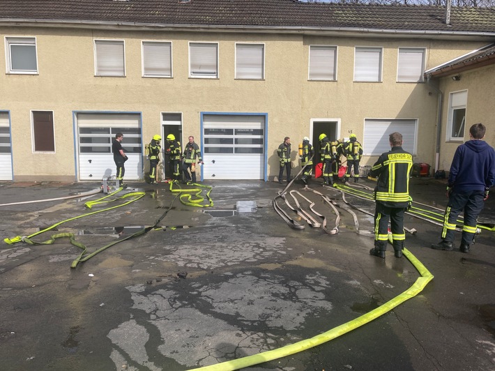 FW-OE: 28 neue Atemschutzgeräteträger für die Feuerwehren im Kreis Olpe