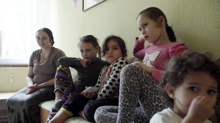 Mit sechs Kindern allein in Deutschland: 3sat zeigt &quot;Lucica und ihre Kinder&quot;
