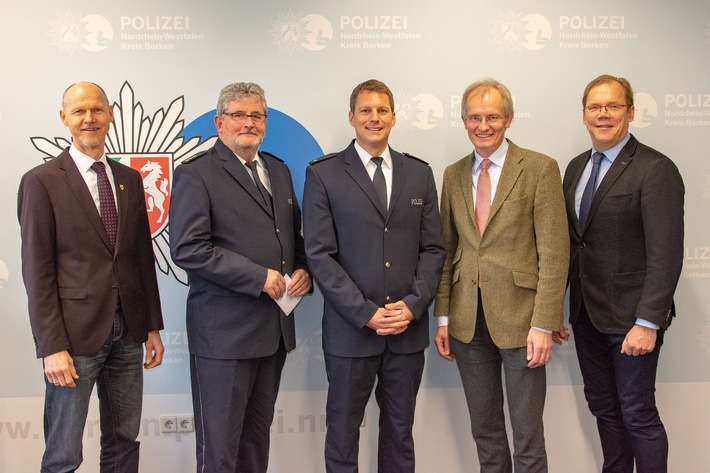 POL-BOR: Kreis Borken - Dr. Hörster begrüßt Polizeirat Daniel Sühling
