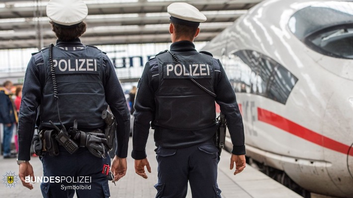 Bundespolizeidirektion München: Diverse Einsätze rund um Weihnachten / Kein Weihnachtsfrieden im Bereich von Bahnanlagen
