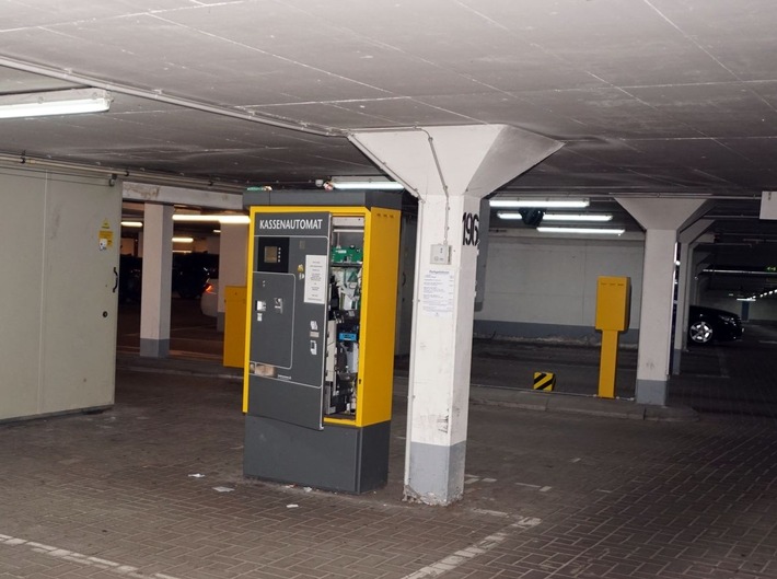 POL-MI: Drei Parkscheinautomaten aufgebrochen