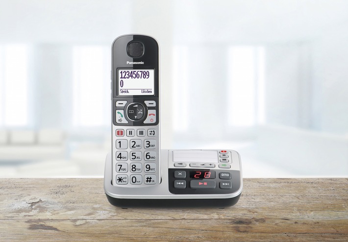 Bild zum Beitrag: Panasonic Seniorentelefone KX-TGQ500 und KX-TGE510 / Sicherheit und Komfort - jetzt auch für die IP-Telefonie 
