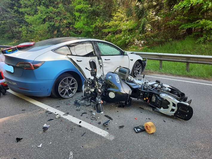 POL-PIWFB: Verkehrsunfall mit tödlich verletztem Motorradfahrer