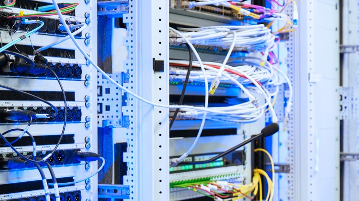 SWR und STACKIT gehen strategische Partnerschaft für Cloud-Lösungen ein