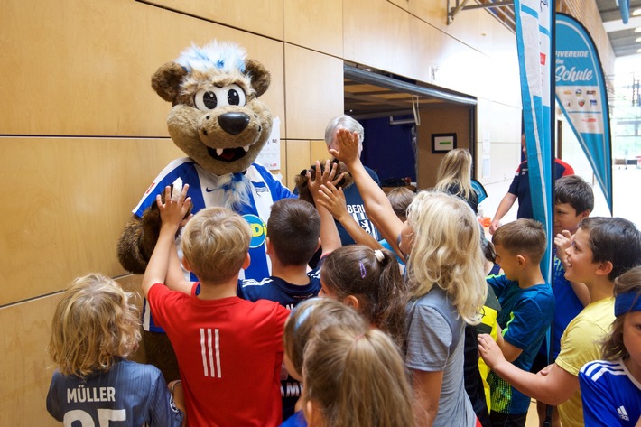 Hertha BSC beteiligt sich an "Profivereine machen Schule"