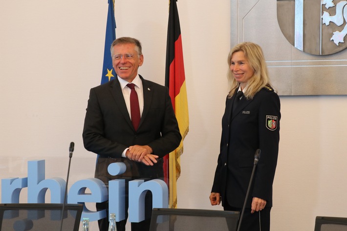 POL-NE: Landrat Petrauschke begrüßt Heidi Fahrenholz als neue Abteilungsleiterin bei der Polizei im Rhein-Kreis Neuss