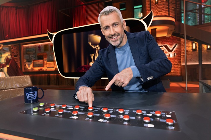 Ab in den Keller. Am Mittwoch kehrt "TV total" auf ProSieben zurück - und bringt (Freude und) Freunde mit