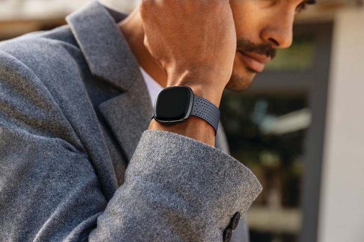 Fitbit stellt Sense vor, seine fortschrittlichste Gesundheits-Smartwatch mit dem weltweit ersten Sensor für Stress Management[1] sowie EKG-App[2], SpO2- und Hauttemperatursensoren