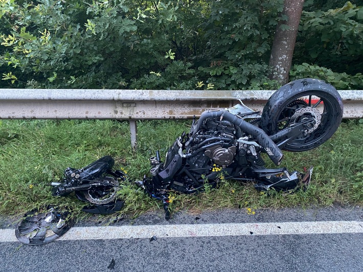 POL-PDKL: Motorradfahrer bei Unfall schwerverletzt