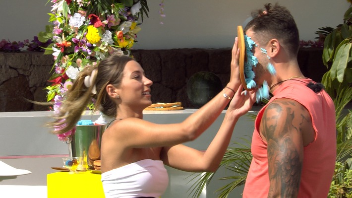 "Kuppel Island": / Adriano will Ex Bianca und Bro