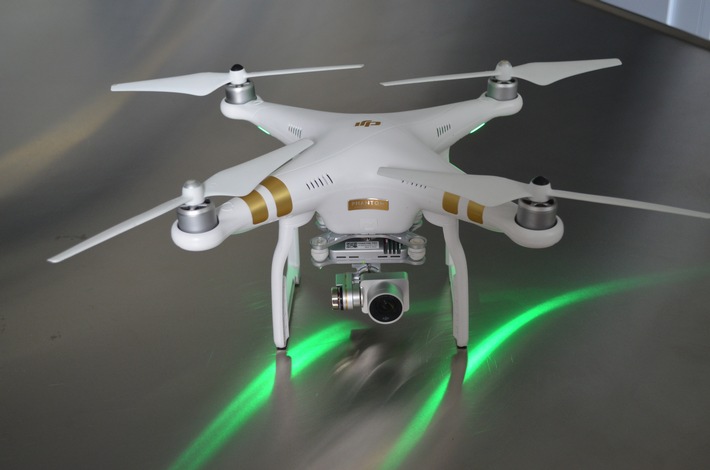 POL-FL: Wanderup - Drohne über Wohngebiet nervt Anwohner
