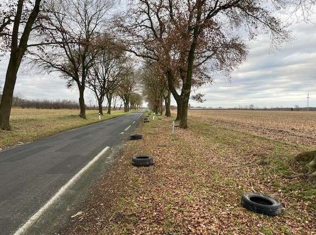 POL-EL: Breddenberg - Zeugen nach illegaler Entsorgung von Altreifen gesucht (Straße geändert)