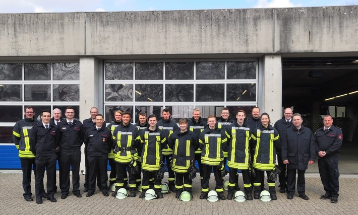 FW-WRN: 11 Kameradinnen und Kameraden der Freiwilligen Feuerwehr Werne haben die gemeinsame Modulausbildung 1 &amp; 2 mit Erfolg bestanden