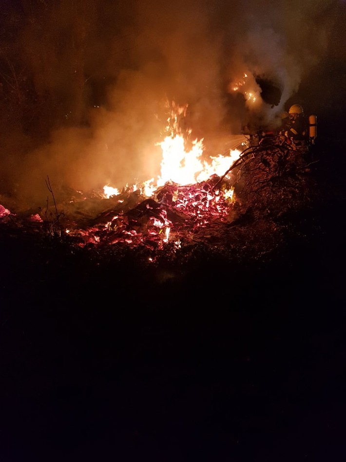 FW-F: Zwei Gartenhüttenbrände in der vergangenen Nacht in Rödelheim und Fechenheim.