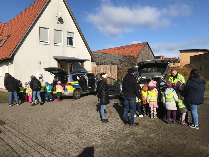 POL-GF: Junge Nachwuchskräfte besuchen das Polizeikommissariat Wittingen