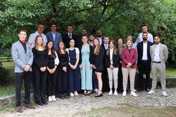 HZA-DA: Start in ein spannendes und sicheres Berufsleben beim Hauptzollamt Darmstadt - Willkommen im "Team für mehr Gerechtigkeit in Deutschland"
