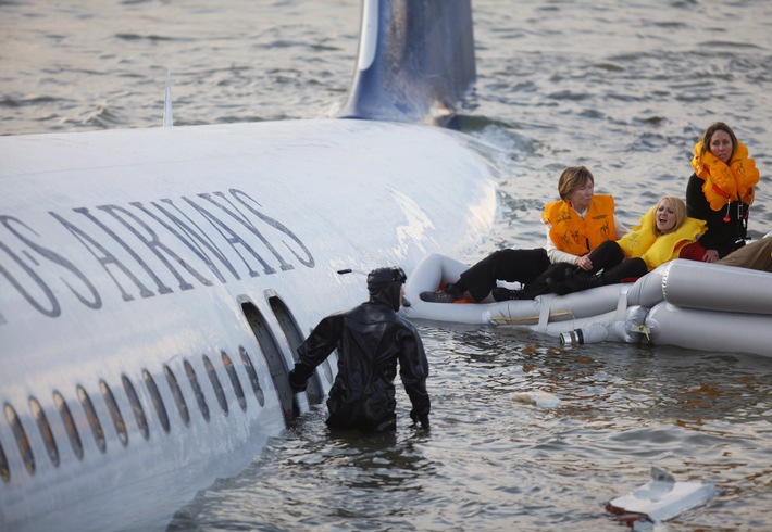 Mayday, Mayday! Vogeleinschlag! "Das Wunder vom Hudson River - Notwasserung in New York" in Deutscher Erstausstrahlung: "K1 Doku" am Donnerstag, 30. April 2009, um 23.15 Uhr bei kabel eins