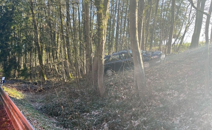 POL-COE: Billerbeck, Gantweg/ Auto kollidiert mit Baum
