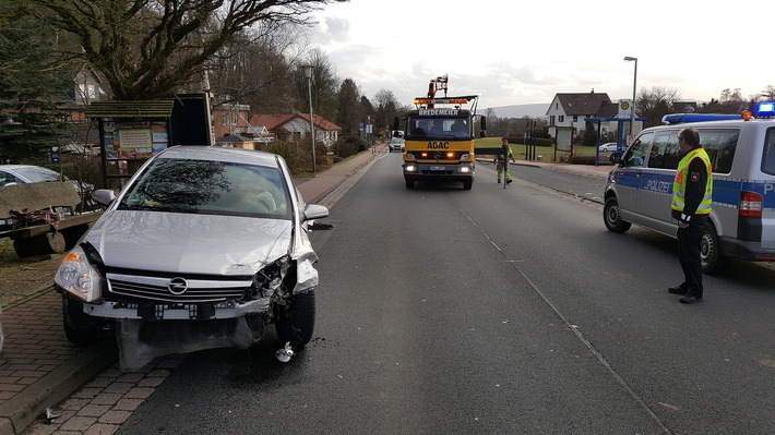 POL-HM: Zwei Verletzte nach Kollision in Rohdental