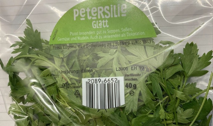 Der niederländische Lieferant Fossa Eugenia BV informiert über einen Warenrückruf des Produktes &quot;Petersilie Glatt, 40g&quot;.