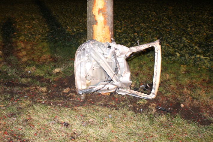 POL-UN: Kamen-Unfallflüchtiger hinterlässt Fahrzeugtür