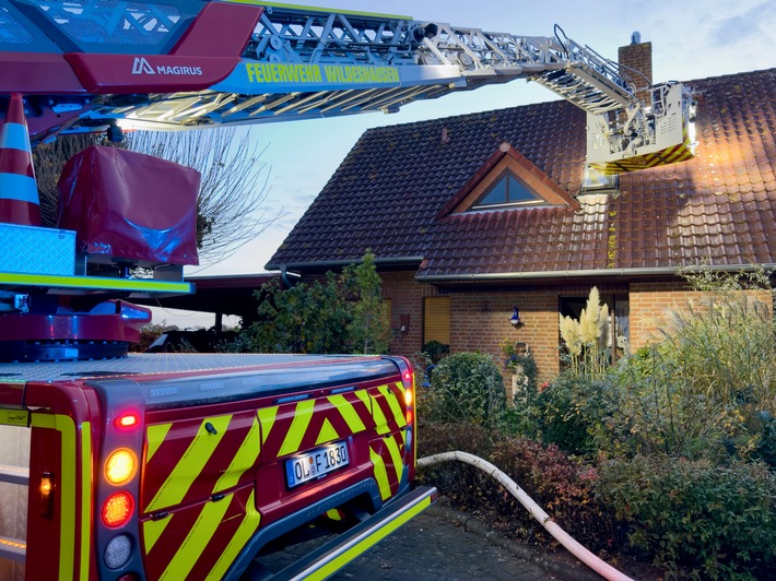 FW-OLL: Feuer in Wohngebäude - Gasheizung in Brand geraten