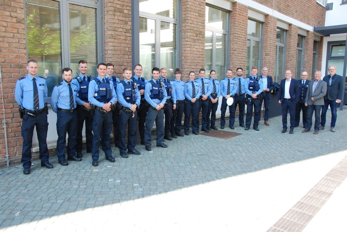 POL-PPTR: Polizeipräsident begrüßt 41 neue Polizeibeamtinnen und Polizeibeamte
