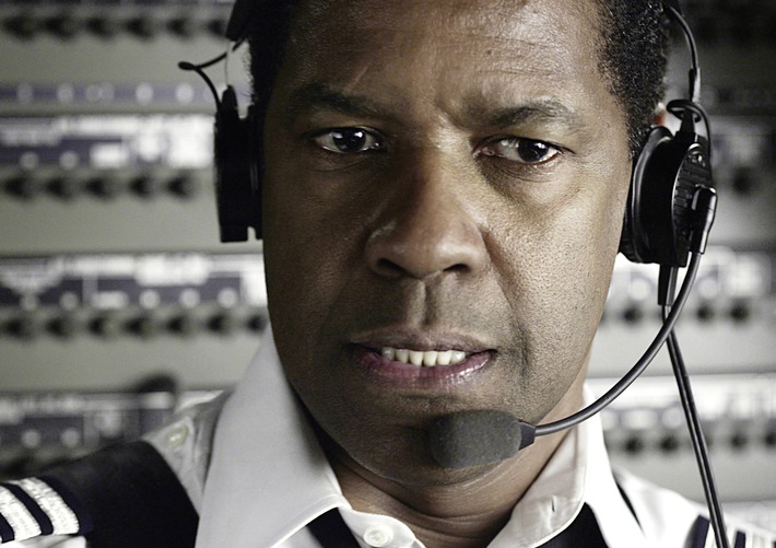 Flying High: OSCAR(r) Preisträger Denzel Washington hebt  ab in  "Flight" am 7. Dezember 2014 auf ProSieben (FOTO)