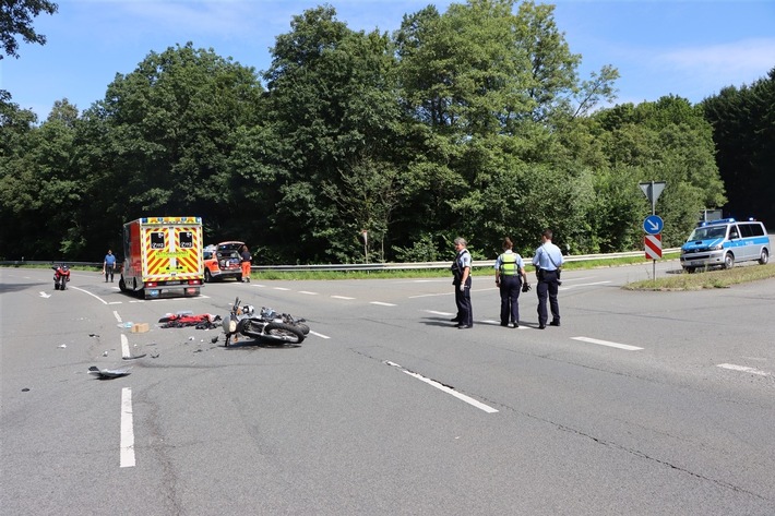 POL-GM: 140821-627 Verkehrsunfall mit Personenschaden Motorradfahrer erlitt schwere Verletzungen