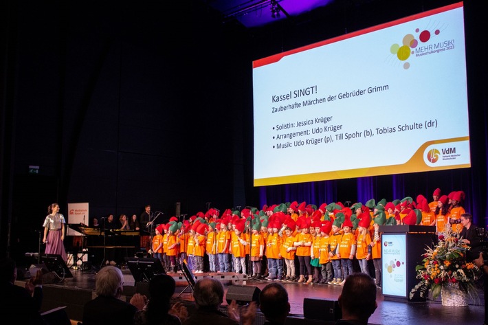 Musikalische Bildung muss wieder eine zentrale Rolle in der Entwicklung der Kinder und Jugendlichen spielen / 26. Musikschulkongress des Verbandes deutscher Musikschulen in Kassel eröffnet