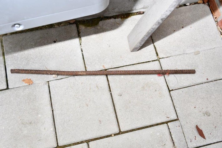 POL-EL: Neuenhaus - Einbruch in Restaurant - Polizei sucht Eigentümer (Ergänzung Foto Eisenstange)