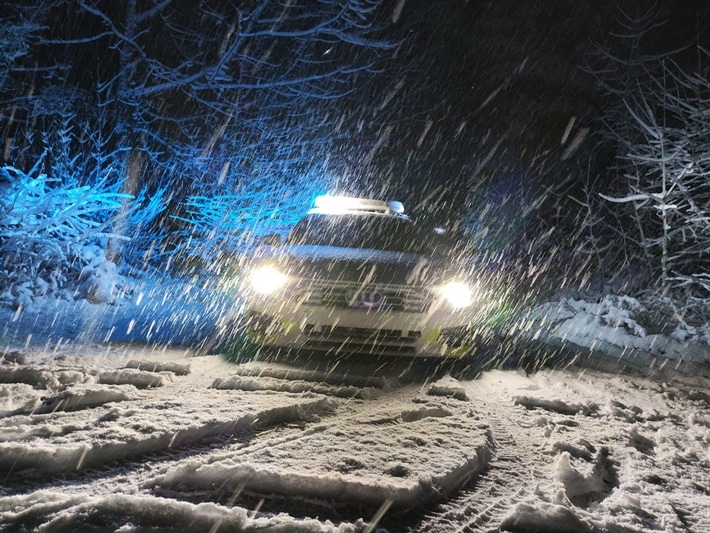 POL-PDWIL: Verkehrsbehinderungen durch Schneefall