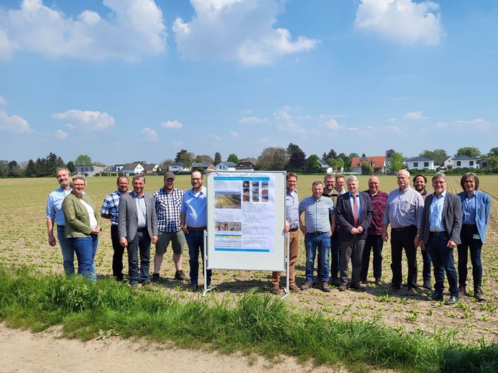 Landwirtschaft und Trinkwasserschutz – RheinEnergie und Landwirte erarbeiten alternative Verfahren