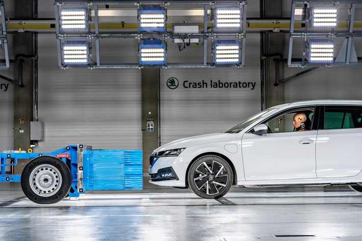 SKODA AUTO eröffnet hochmodernes Crashtest-Labor im Testzentrum Polygon Úhelnice (FOTO)