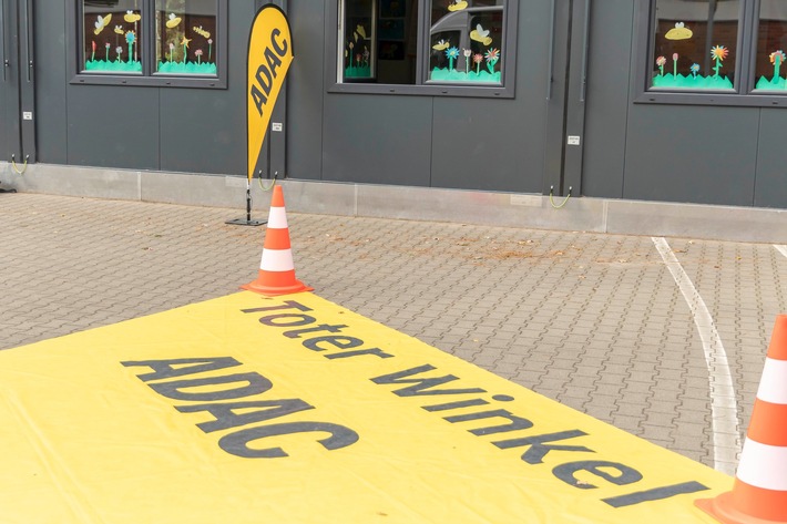 Toter Winkel = Todeswinkel | Neues ADAC Mobilitätsbildungsprogramm für Viertklässler