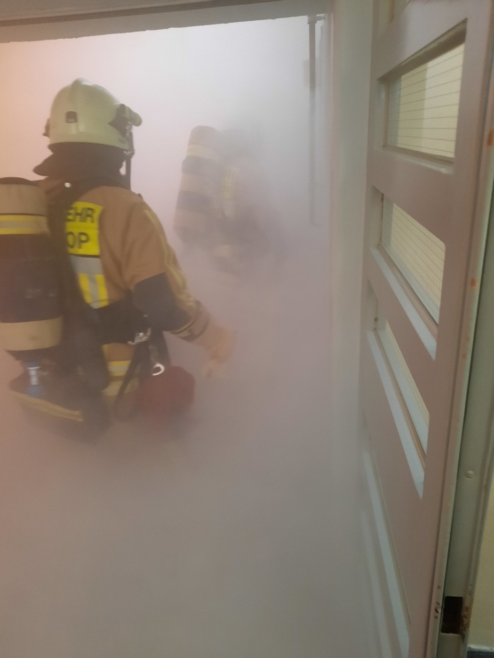 FW-BOT: Wohnungsbrand in der Innenstadt - Rauchmelder und aufmerksame Nachbarn verhindern Schlimmeres
