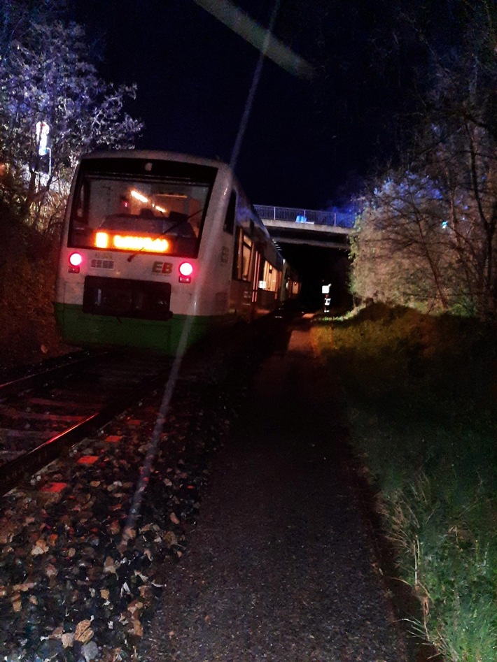 BPOLI EF: Gefährlicher Eingriff in den Bahnverkehr bei Pößneck, Bundespolizei bittet um Mithilfe