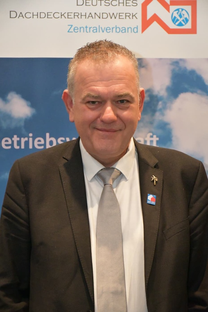 Wahl des Präsidiums im Dachdeckerverband / Dirk Bollwerk im Amt als ZVDH-Präsident bestätigt / Felix Schneider ist neuer ZVDH-Vizepräsident